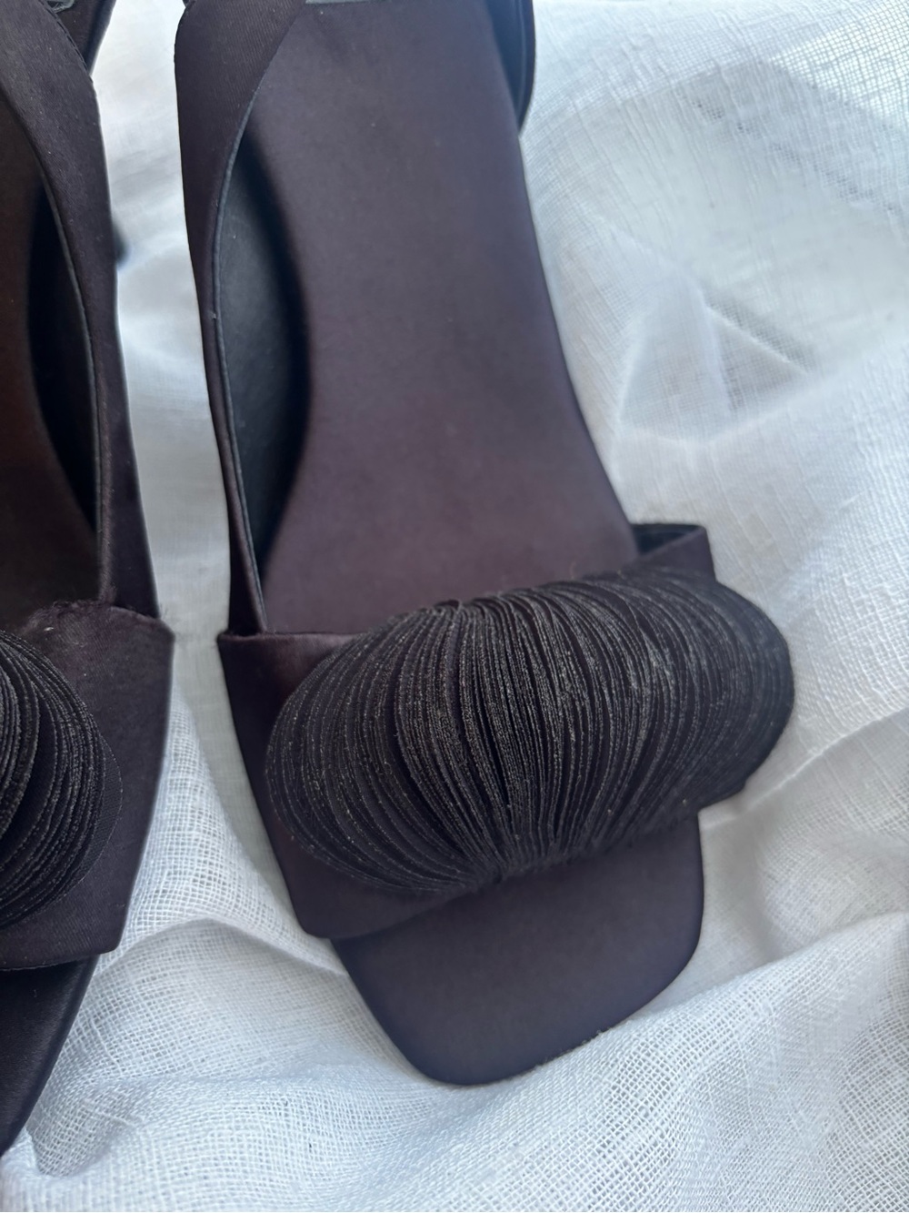 Jeffrey Campbell Duffy Kitten Heels in Black Satin Size 8 - Picture 9 of 10